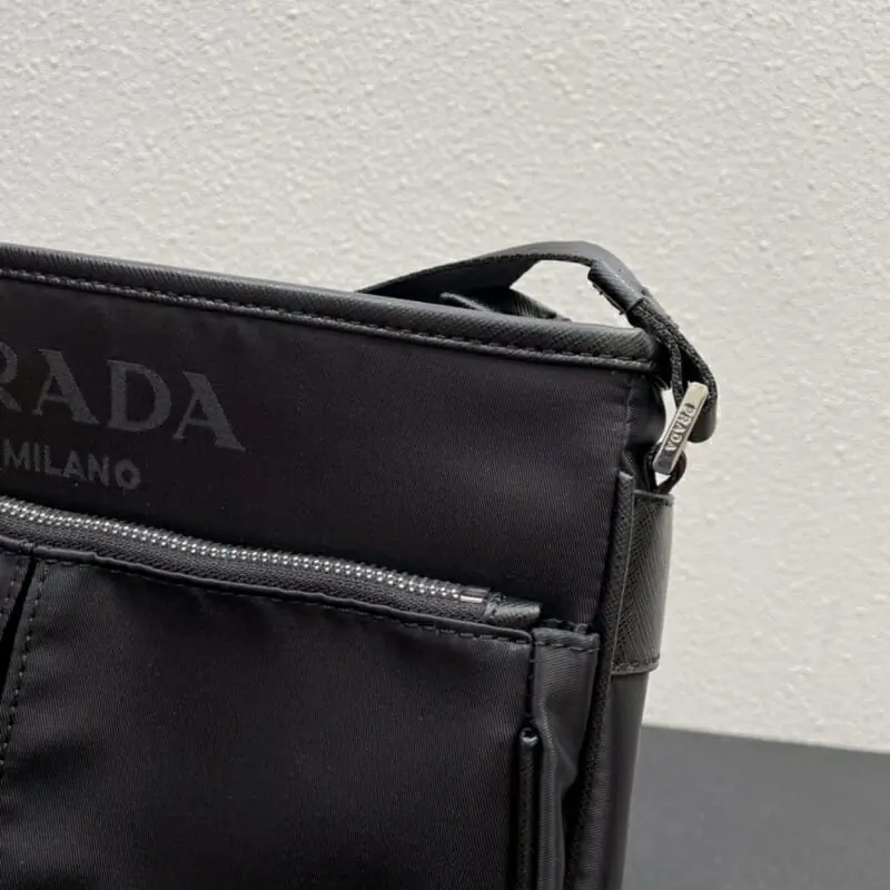 prada aaa homme mini sac a main s_123b3a74